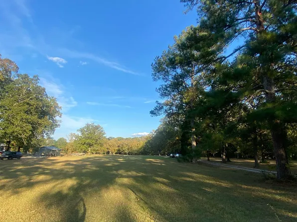 1113 Hooks Lake Rd, Gadsden, AL 35901