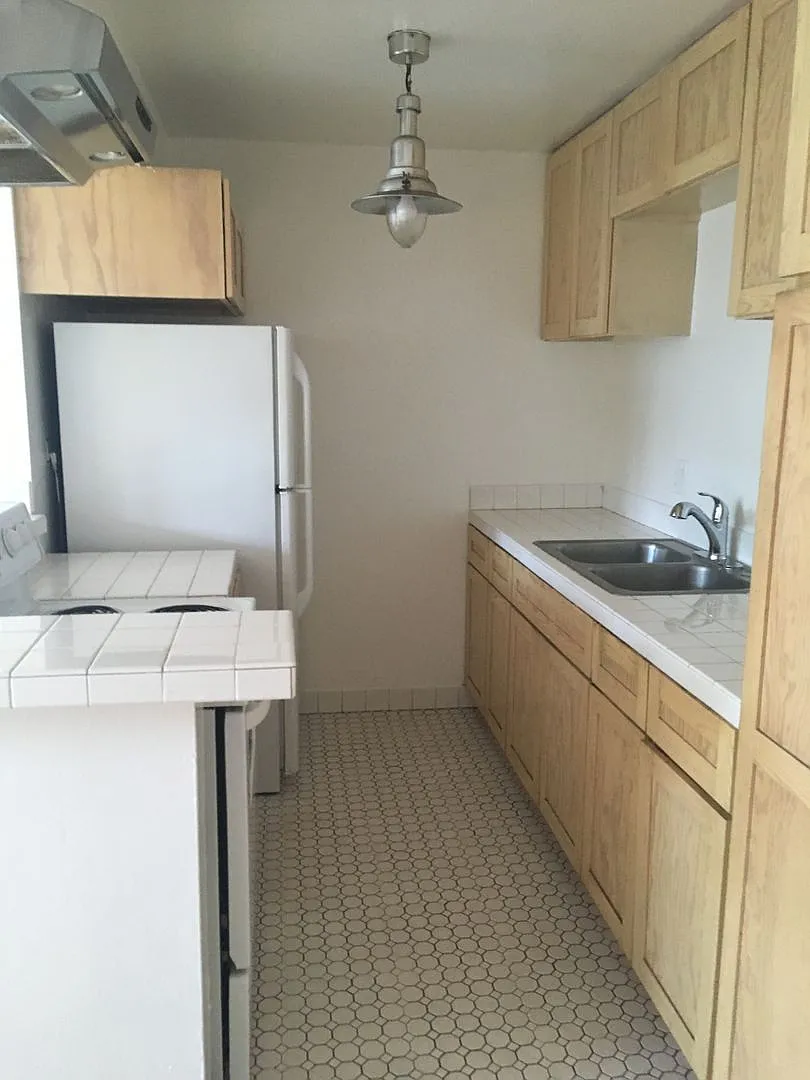 301 Magnolia Avenue — Photo 2
