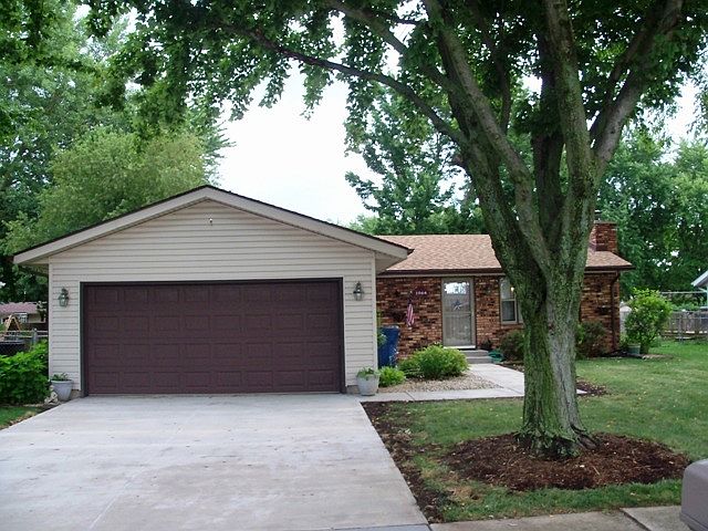 1st image of 1064 Pheasant Dr