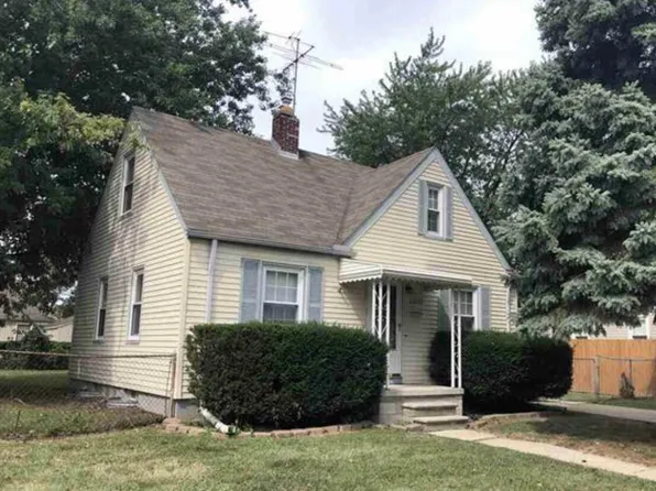 22069 Lambrecht Ave, Eastpointe, MI 48021