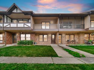 824 Jordan Cir, Schererville, IN 46375