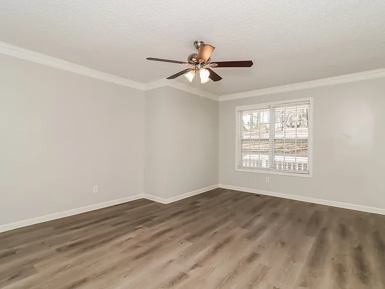 565 Bells Ferry Pl — Photo 13