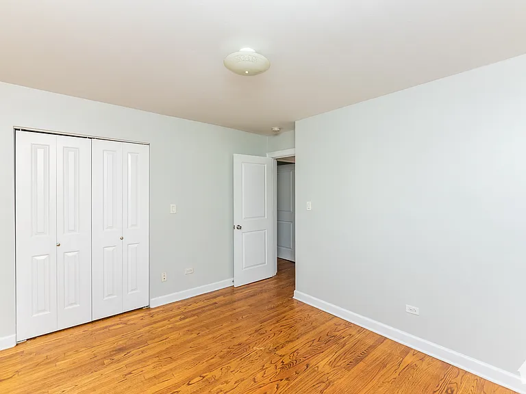 4540 N Wolcott Ave #2E — Photo 3