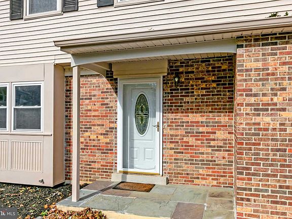 4th image of 36 Austin Cir