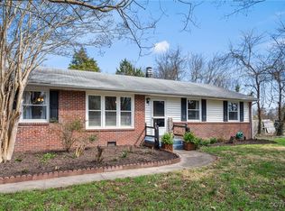 7962 Meadow Dr, Mechanicsville, VA 23111