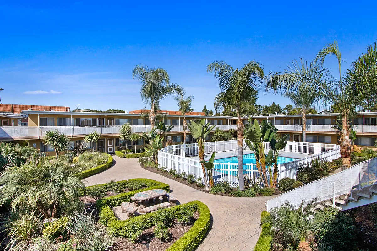 Building Photo - Buena Sands