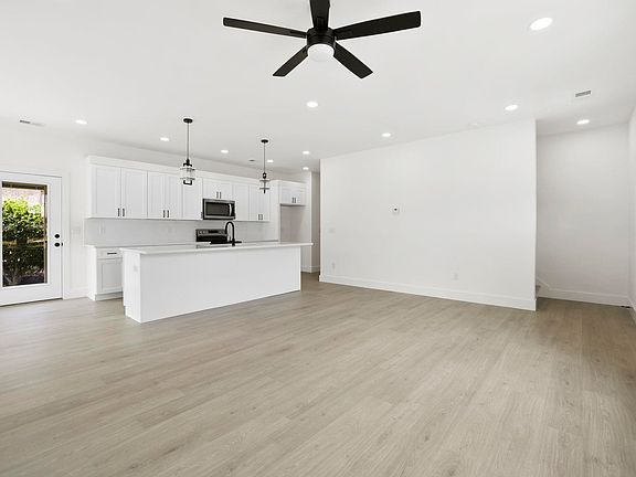 5th image of 421 Ambiance Ct