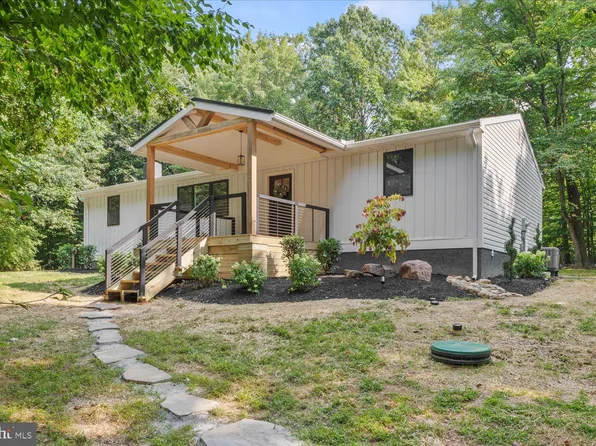2 Ruby Ln, Morgantown, PA 19543