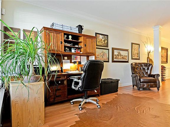 2nd image of 206 Lady Slipper Ln