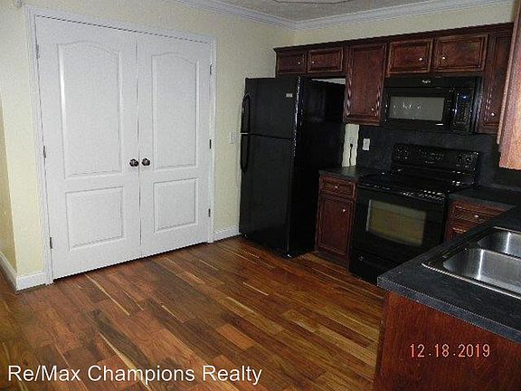 4th image of 19 Arbor Cove Dr