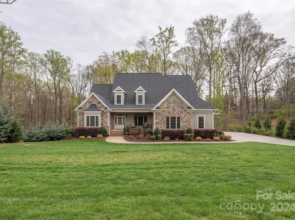 8237 Curico Ln, Charlotte, NC 28227
