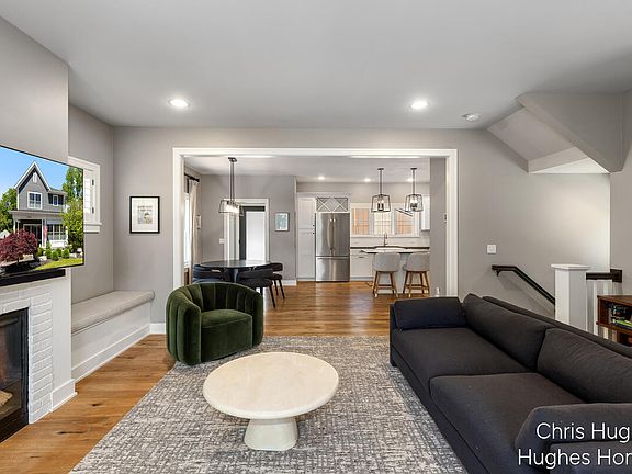 5th image of 2525 Lake Dr SE