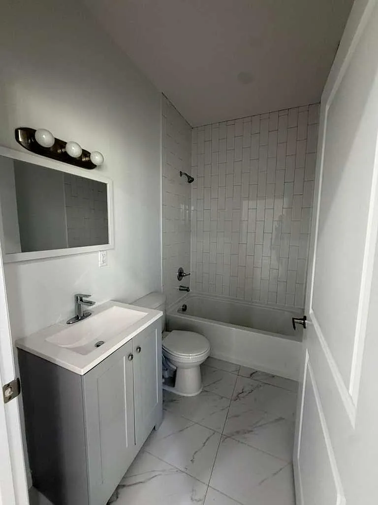 1 bed, $1,718 — Photo 3
