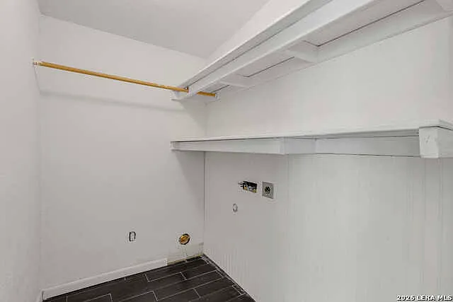 207 Middlebury Dr — Photo 16