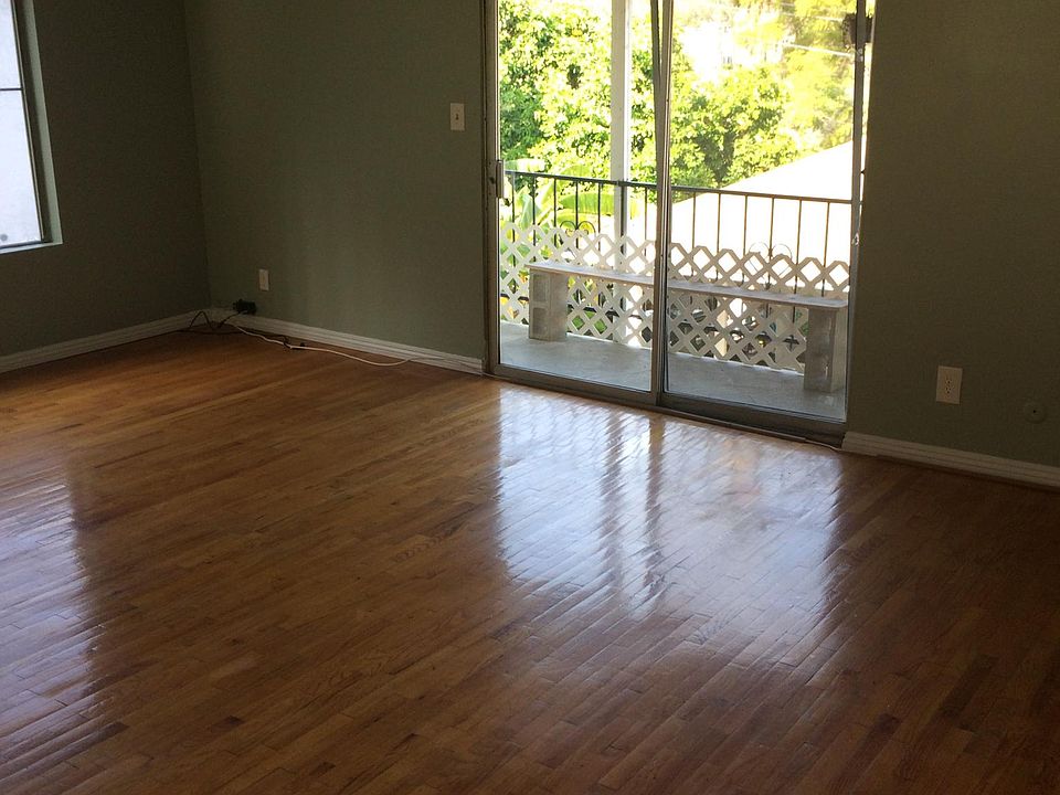 1st image of 827 W Mabel Ave