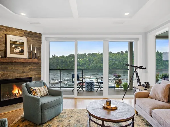 60 Merrimac St Unit 406, Amesbury, MA 01913