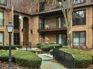 2 Ct Of Harborside APT 211, Northbrook, IL 60062
