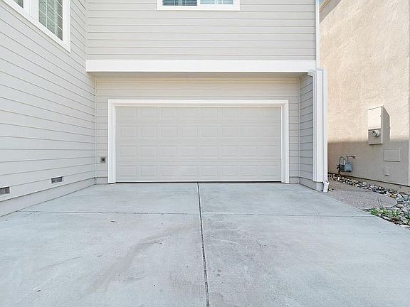 4th image of 20 Larisa Oaks Pl