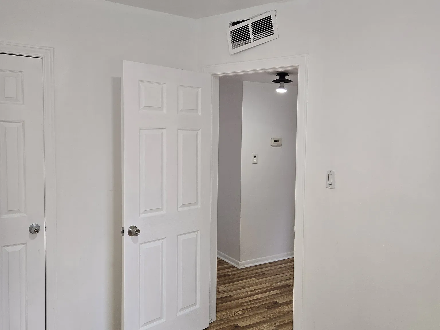 3 bed, 1100 sqft, $1,600 — Photo 4