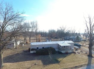 2009 Chestnut St, Brighton, IL 62012