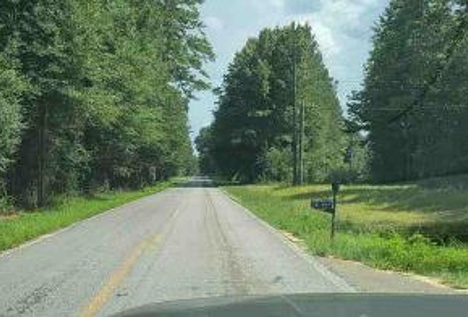 Exterior Neighborhood (street photo)