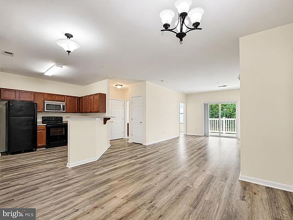 2nd image of 23520 F D R Blvd Unit 205