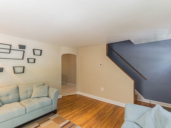 5th image of 302 Clayton Ave