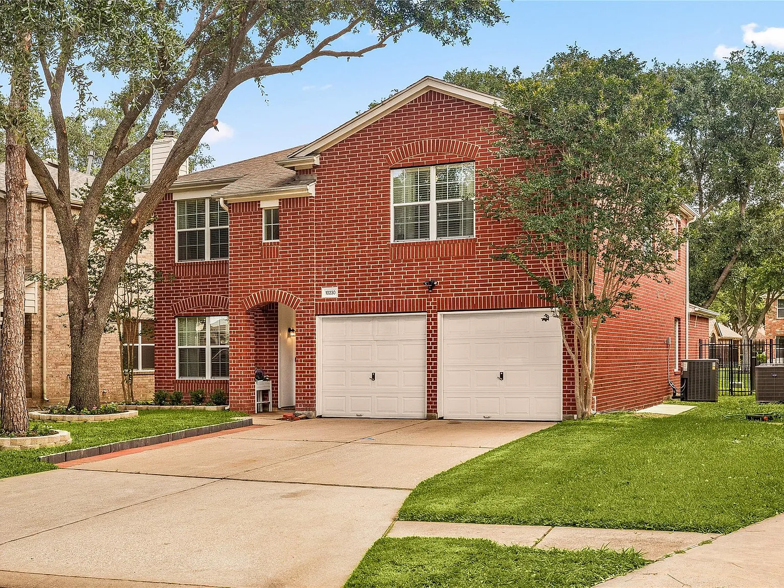 4 bed, 2.5 bath, 3198 sqft, $2,900 — Photo 4