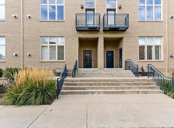 5th image of 220 N Roslyn St APT 706