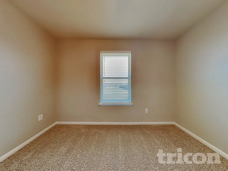 184 Vestral Rd — Photo 10