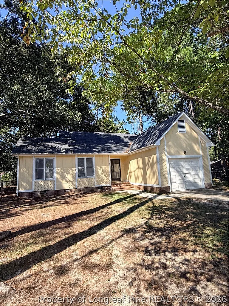3 bed, 2.0 bath, 1350 sqft, $1,575 — Photo 1