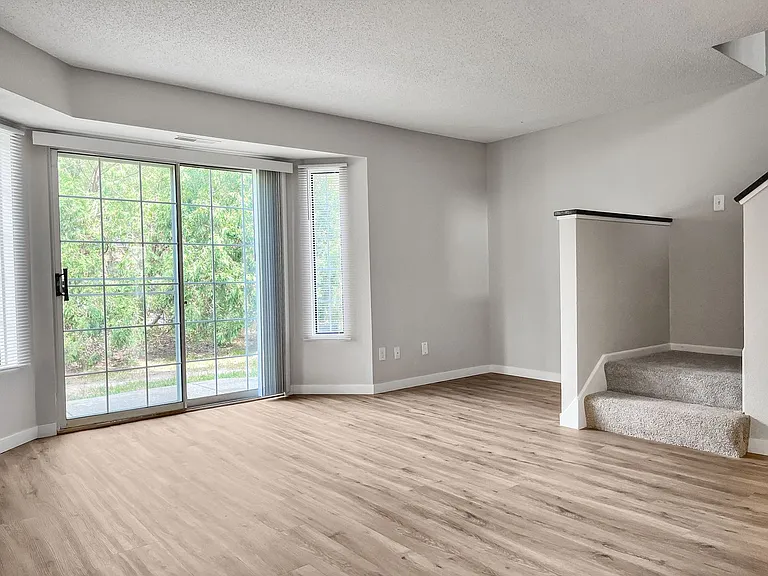 Woodlane Place Townhomes — Photo 33