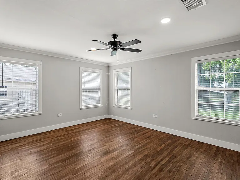 2704 Herring Ave — Photo 13