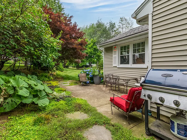 108 Colonese Rd — Photo 22