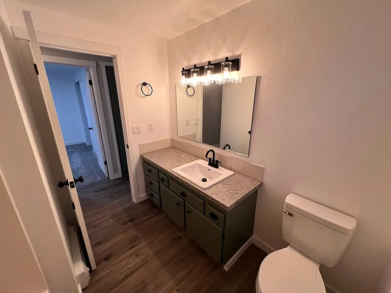 5826 Armour Loop SE — Photo 23