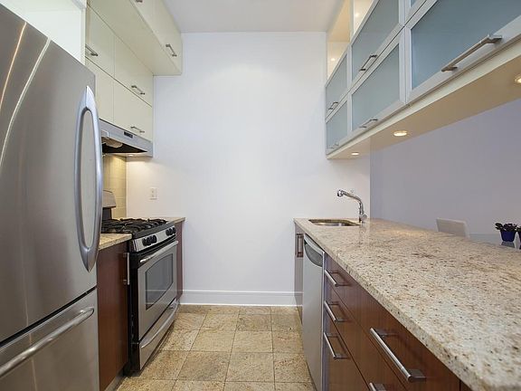 5th image of 4126 27th St APT 4F