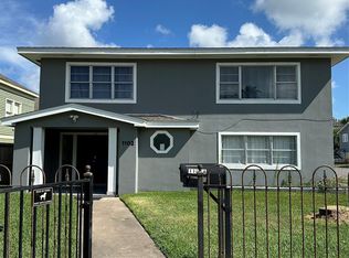 1102 Winnie St, Galveston, TX 77550