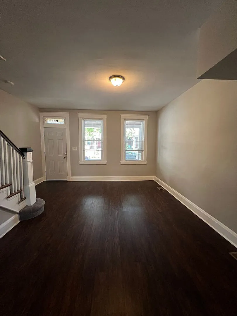3 Bedroom 1.5 Bathroom Home in East Baltimore — Photo 3
