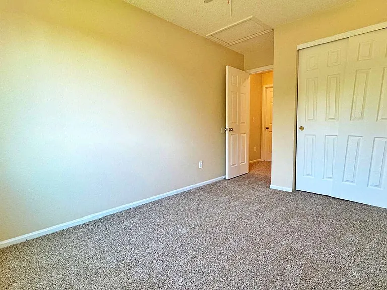 5597 S Killarney St — Photo 23