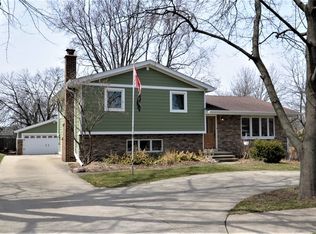 6000 Puffer Rd, Downers Grove, IL 60516