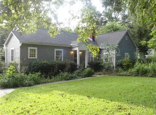 305 Gassaway St, Central, SC 29630