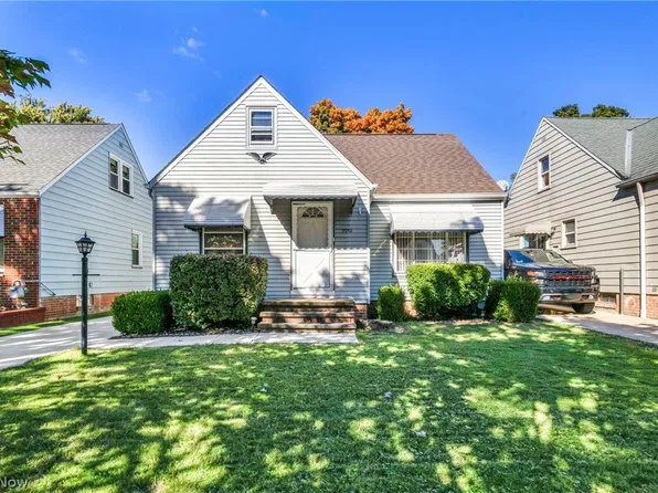 9010 Pinegrove Ave, Parma, OH 44129