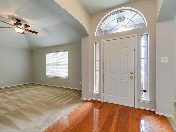 2nd image of 5416 Wellington Dr