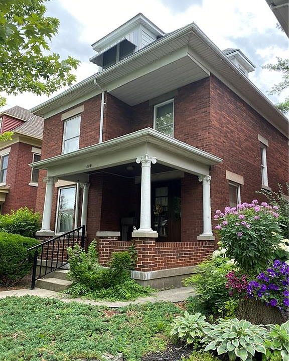 1st image of 439 E 4th St