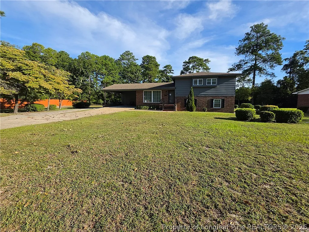 4 bed, 2.5 bath, 2072 sqft, $2,000 — Photo 2