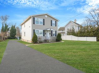 130 5th Ave FLOOR 1, Bay Shore, NY 11706