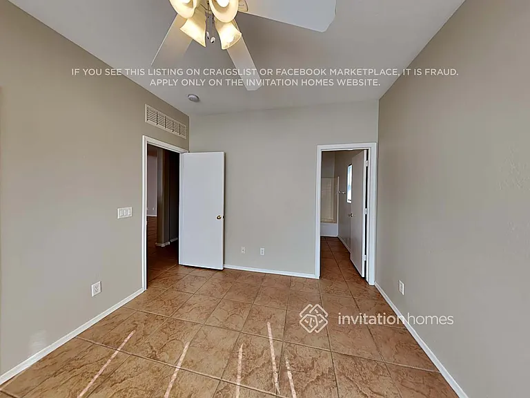 15439 W Port Au Prince Ln — Photo 13