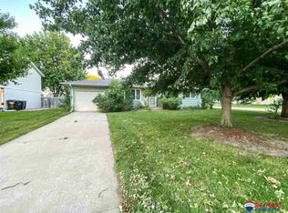 1406 N Maine Ave, York, NE 68467