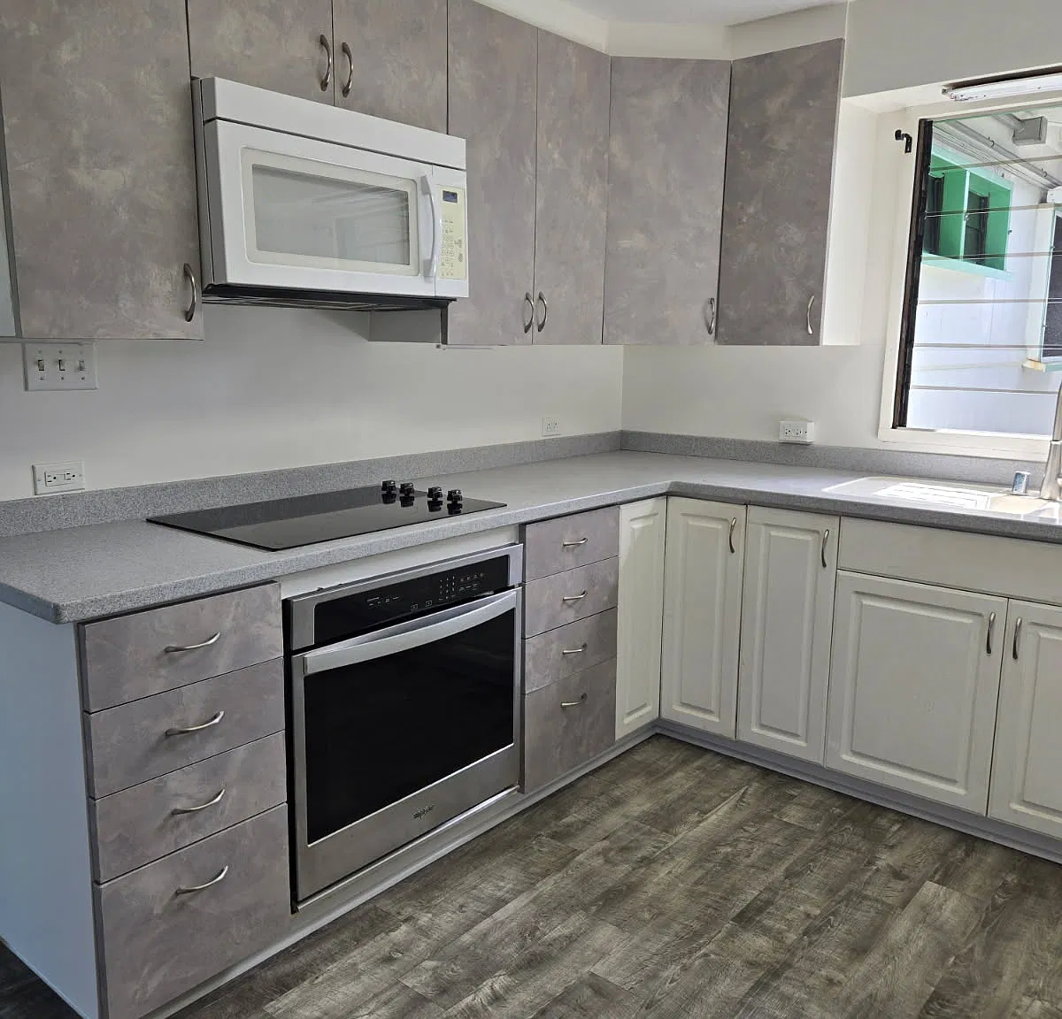 3 bed, 1300 sqft, $4,950 — Photo 2
