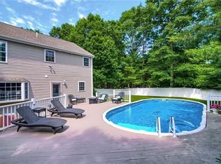 5 Bracken Hill Ct, Richmond, RI 02812
